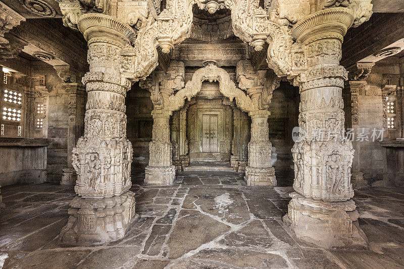 印度拉贾斯坦邦纳格达的Sahastra Bahu寺庙